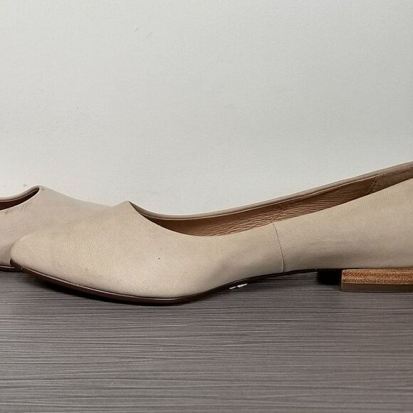 Caslon Luna Pointy Toe Flat, Nude Nubuck, Womens Size 6.5 - Picture 6 of 9